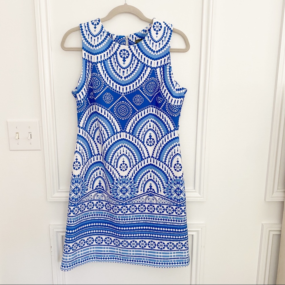 Taylor sleeveless dress Size 8 Blue & White Summer Cool Fabric